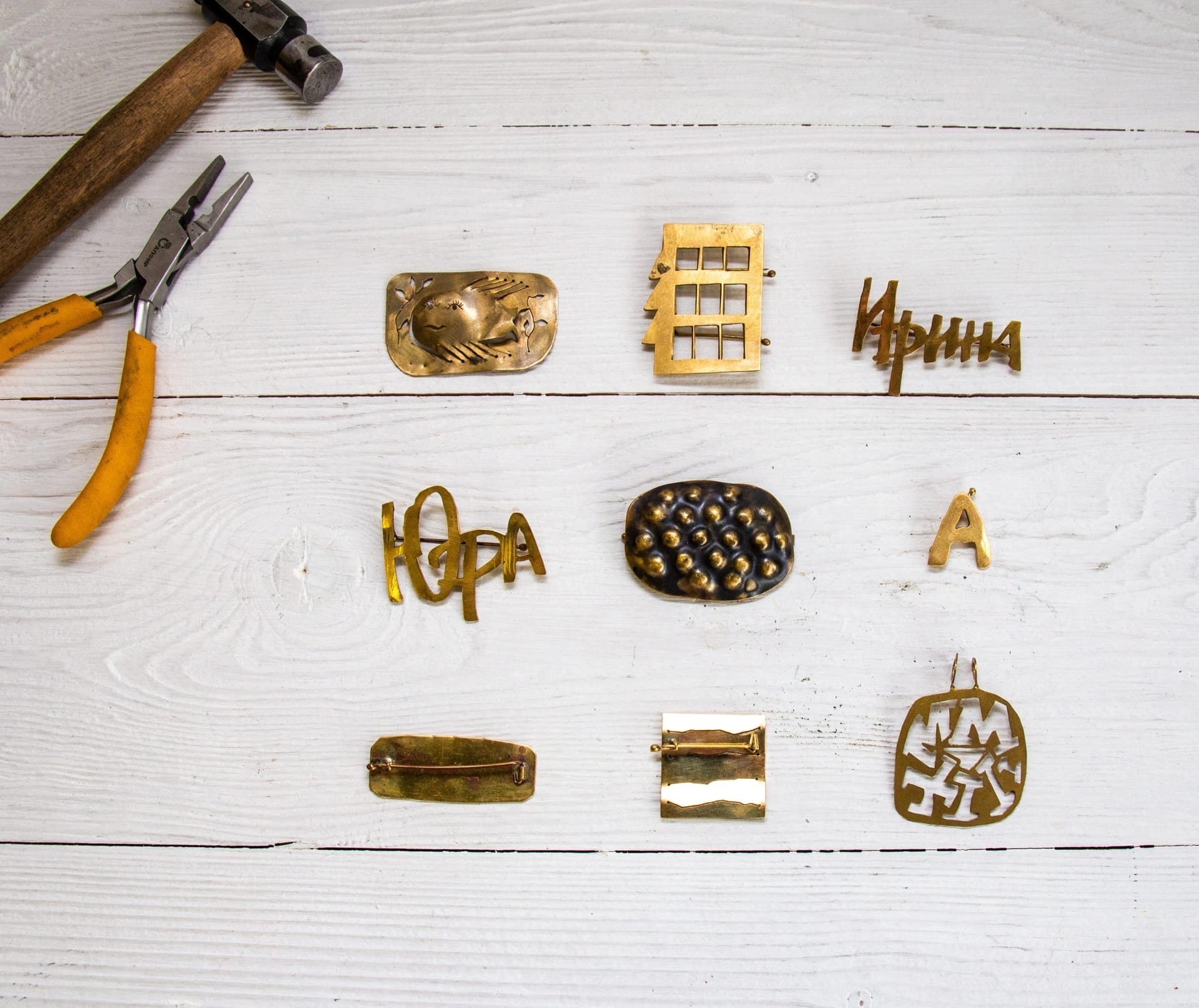 Брошь из латуни